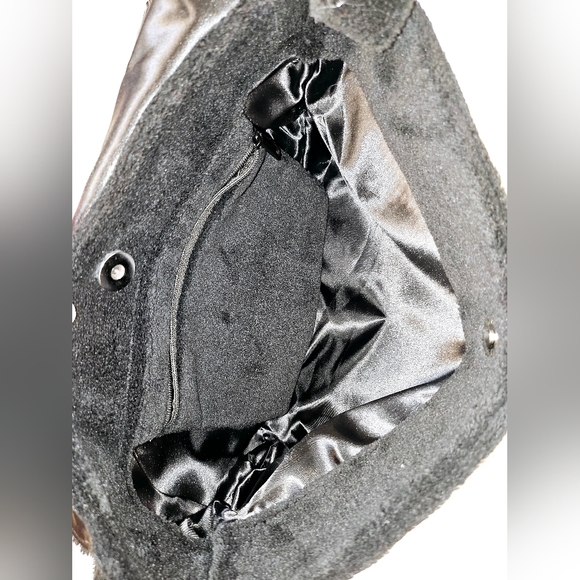 🖤 Chanel Crossbody Bag 🖤 - Picture 8 of 15